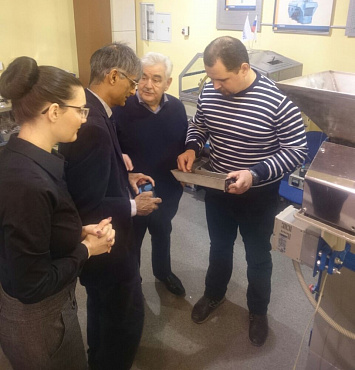 On March 03, the outstanding scientist, metallurgist, Professor of Cambridge University, Sir Garry Bhadeshia visited REC Mekhanobr Tekhnika on the invitation of the RAS Academician, Leonid Vaisberg