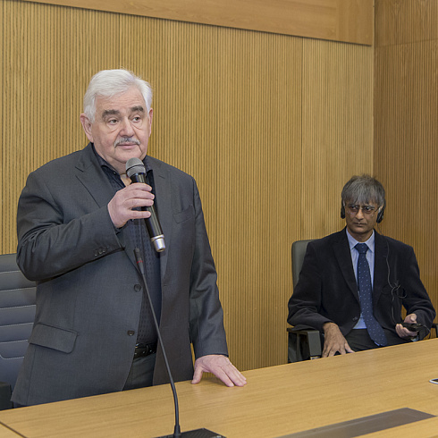 In the frameworks of the School of Young Scientists, Sir Harry Bhadeshia delivered a lecture