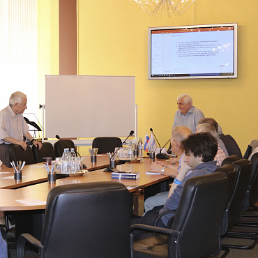 The lecture of the known American scientist, K.A. Lurier was delivered