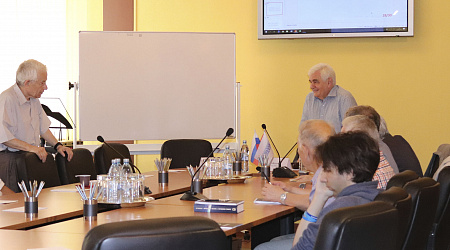 The lecture of the known American scientist, K.A. Lurier was delivered